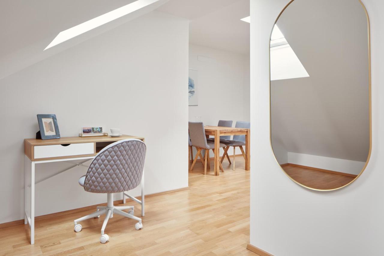 Bright Apartment In New Town By Prague Days Esterno foto